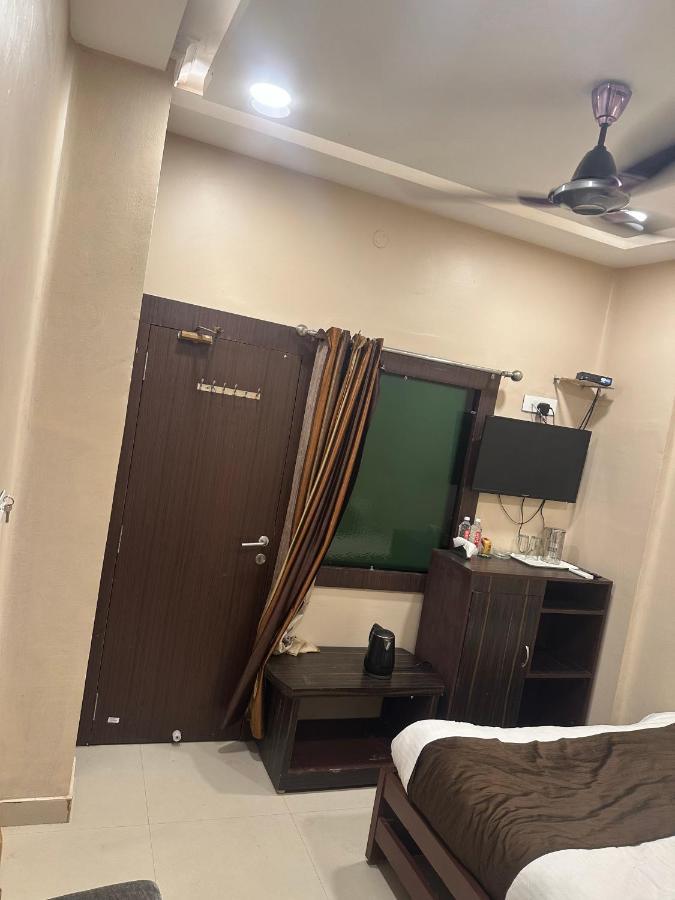 Hotel Deva Inn Varanasi Exterior foto